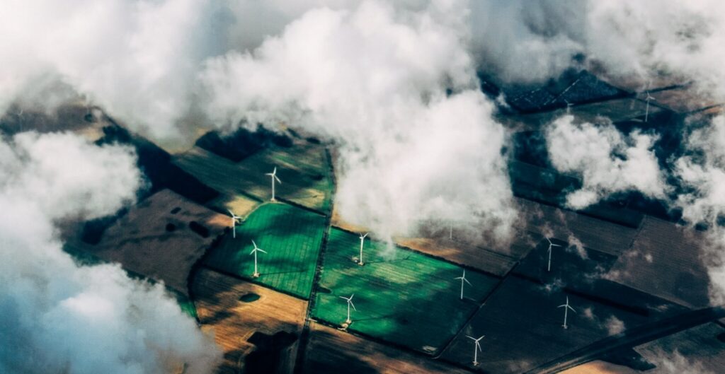 Renewable-energy-wind-turbine-save-money-green